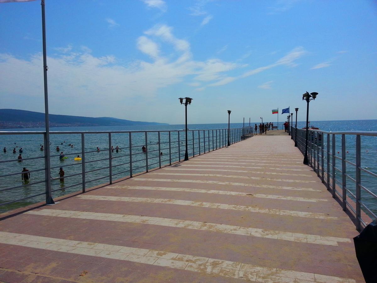 Menada Crystal Park Apartments ساني بيتش المظهر الخارجي الصورة