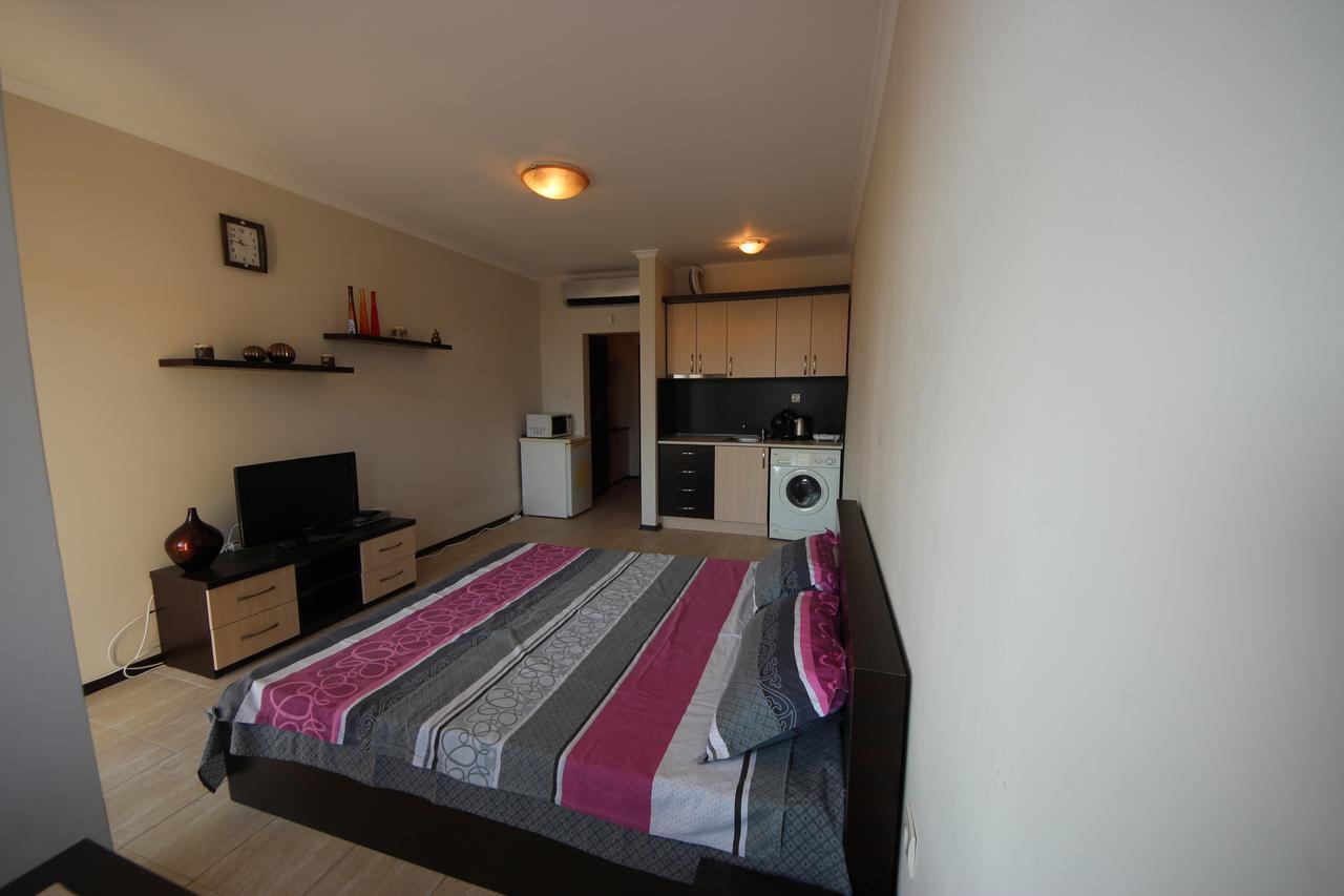 Menada Crystal Park Apartments ساني بيتش المظهر الخارجي الصورة